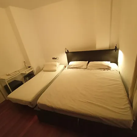 ホームステイ Cesuresrooms1
